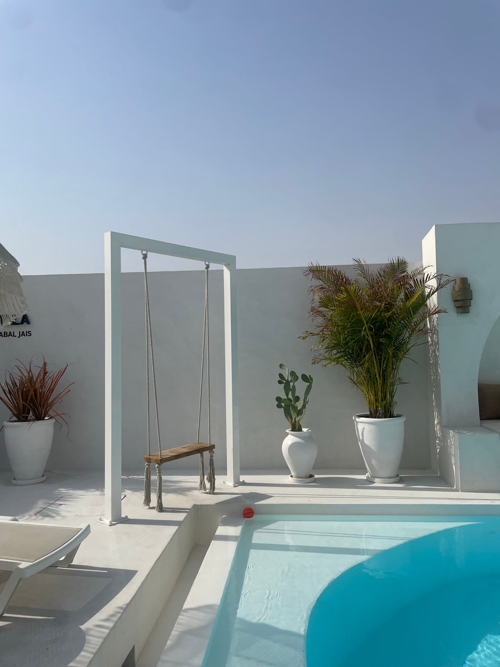 MicroCem-FB pool and surrounding seamless surface installation